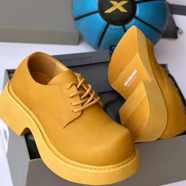 Buy trendy type in Nigerian shoppers and best online store for clothes and shoes in Nigeria