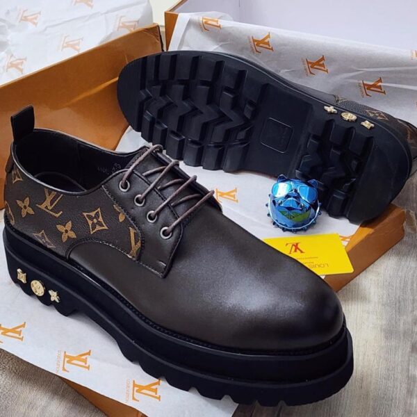 Buy trendy type Louis Vuitton men's shoes in Nigeria