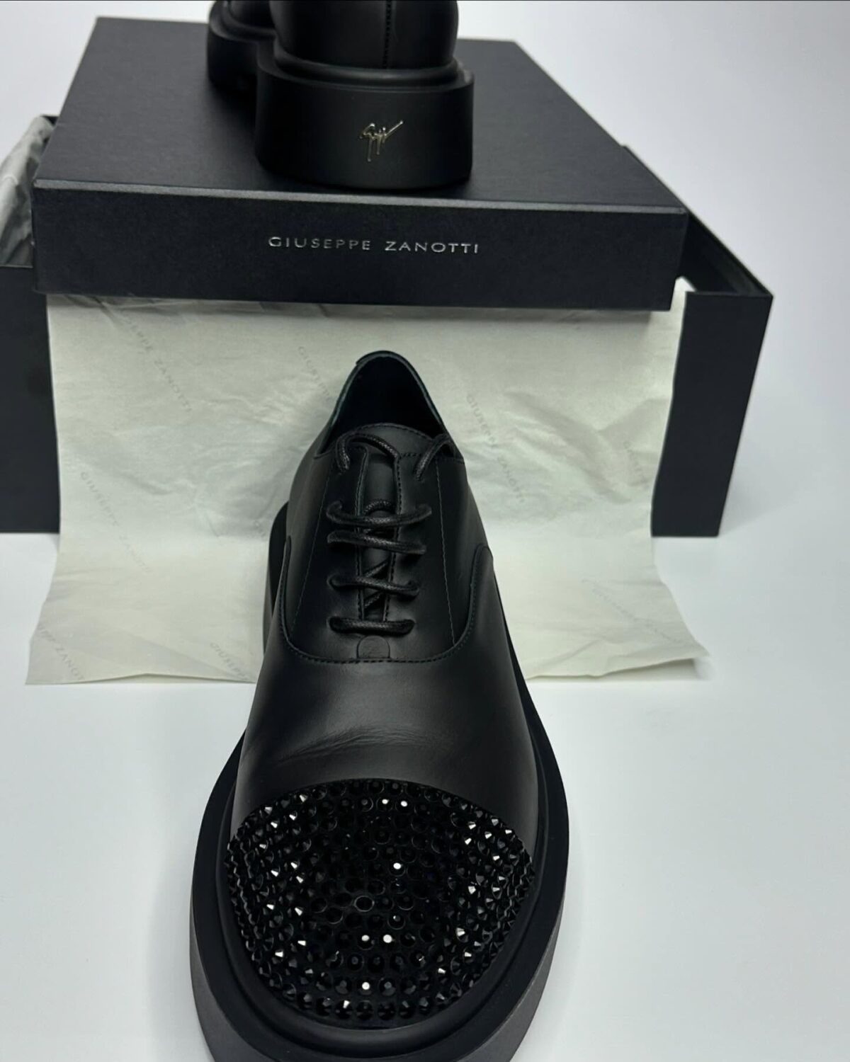 Buy trendy type shoes in Nigeria and explore the best online store for clothes and shoes in Nigeria