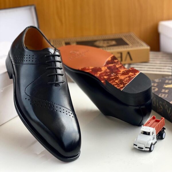 Buy trendy type shoes in Nigeria and explore the best online store for clothes and shoes in Nigeria
