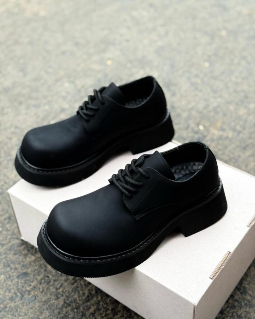 Buy trendy type shoes in Nigeria and explore the best online store for clothes and shoes in Nigeria